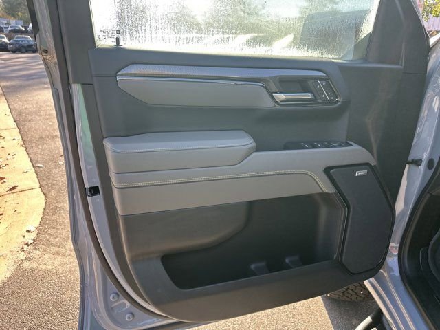 Used 2025 Chevrolet Silverado 1500 ZR2 w/ Technology Package image 11