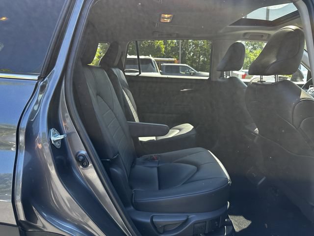 Used 2023 Toyota Highlander XLE AWD/4WD image 37