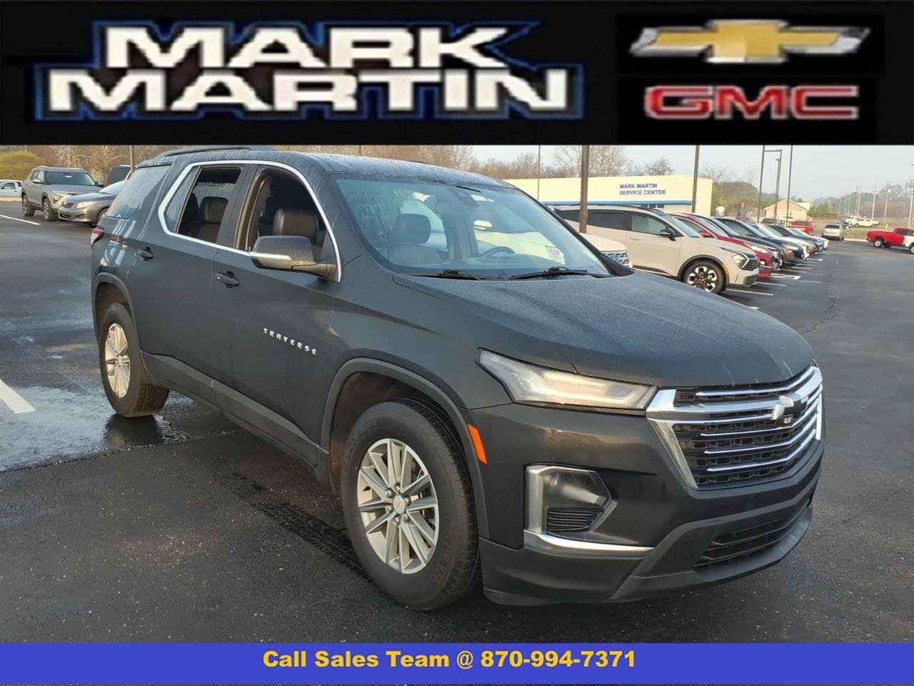 Used 2023 Chevrolet Traverse LT FWD image 1