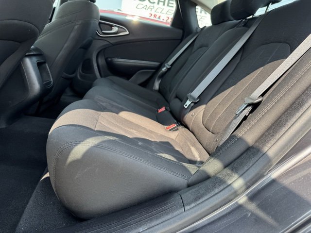 Used 2015 Chrysler 200 Limited image 27