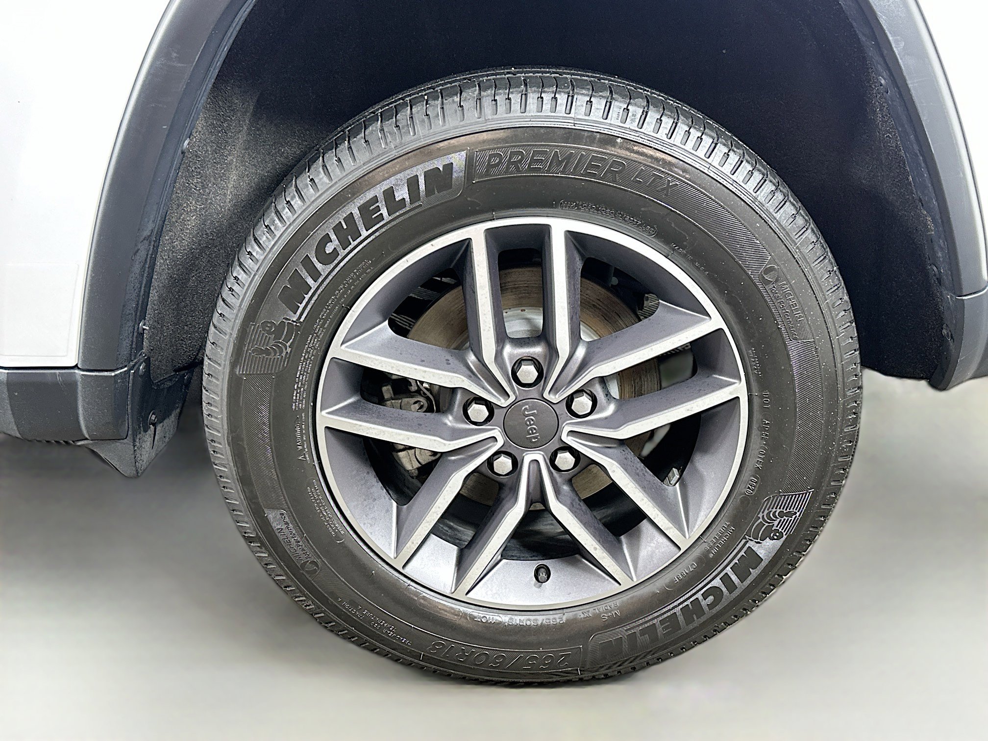 Used 2020 Jeep Grand Cherokee Limited image 31