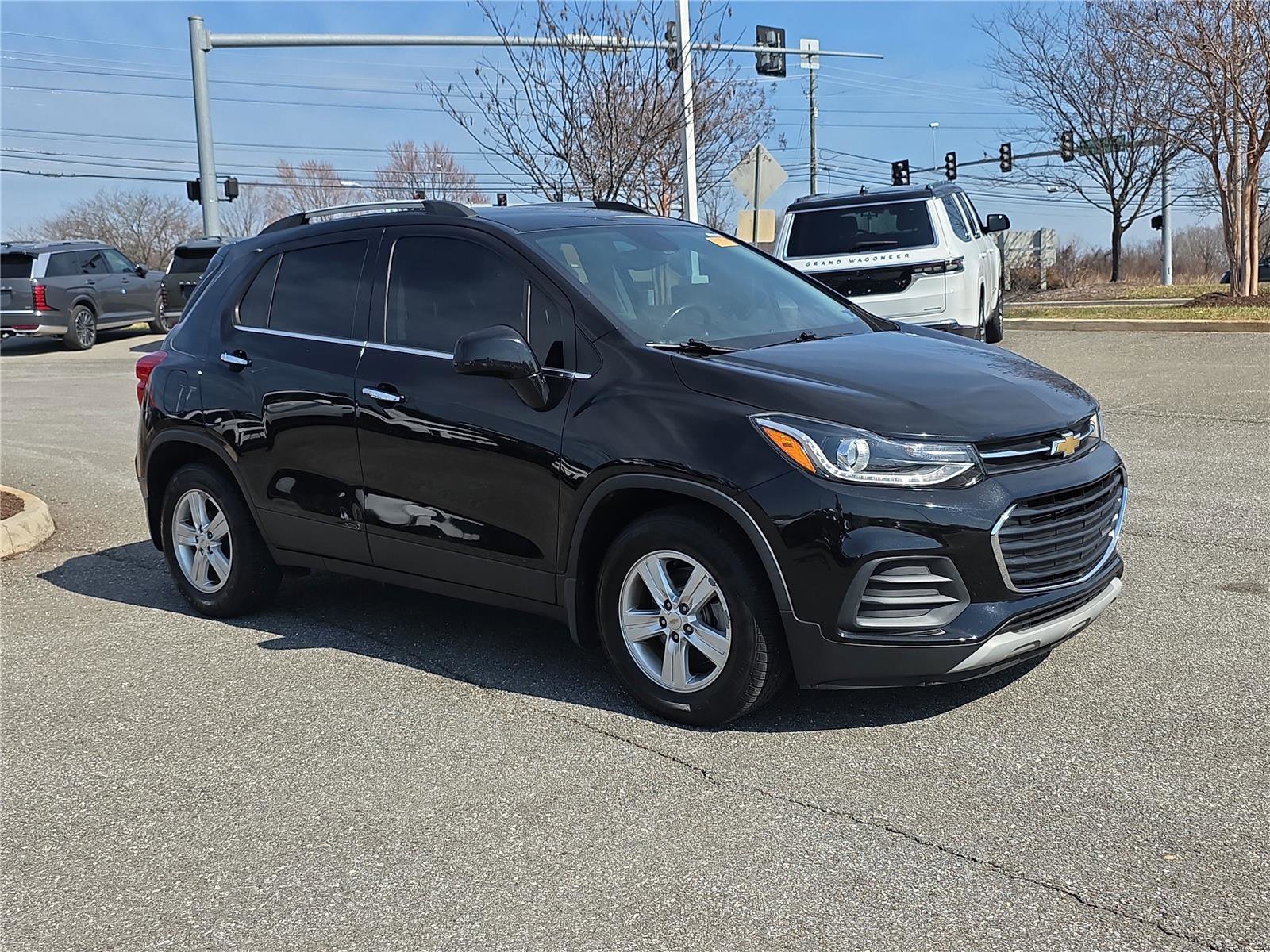 Used 2020 Chevrolet Trax LT w/ Driver Confidence Package image 2