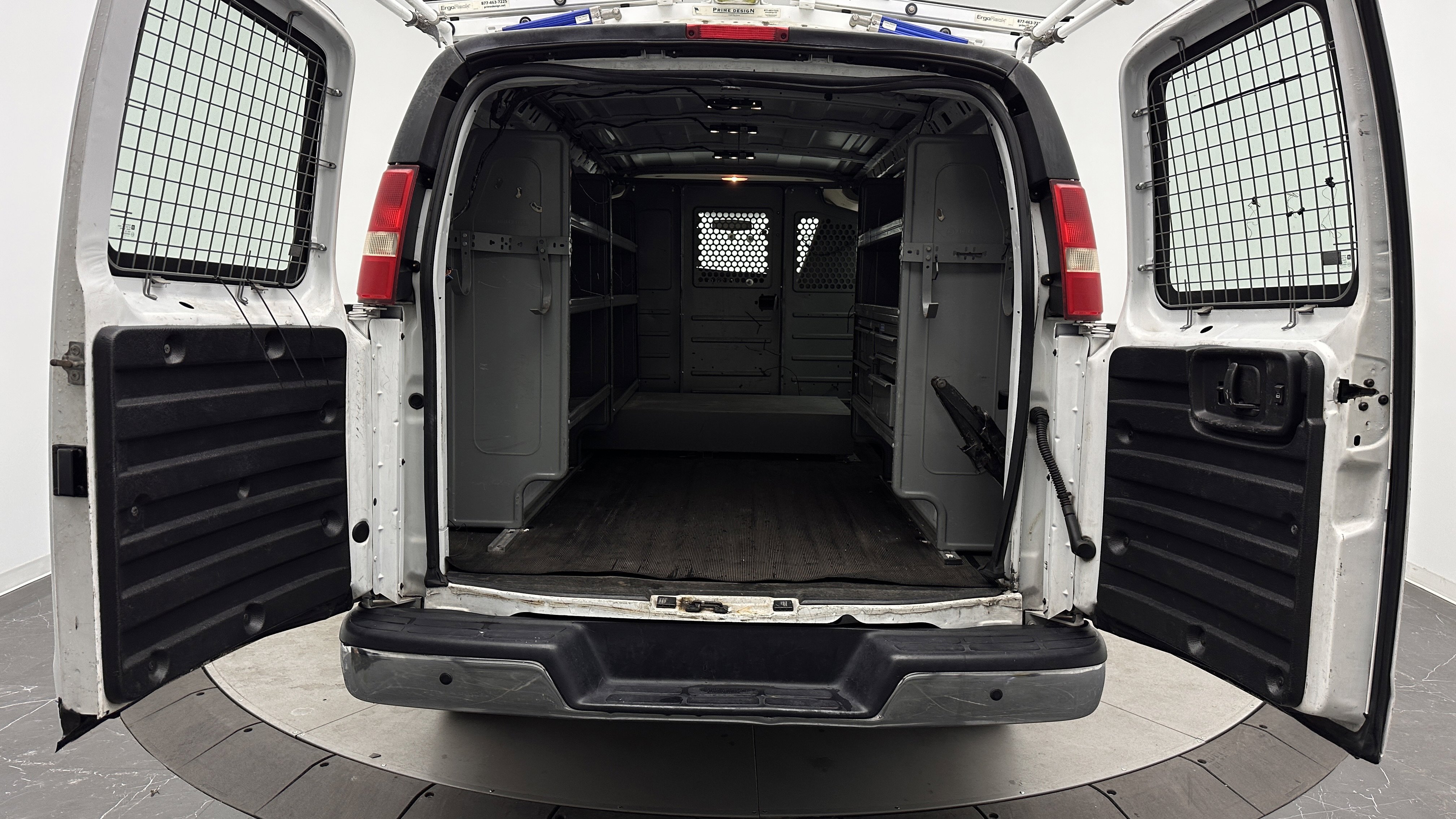 Used 2016 GMC Savana 2500 image 19