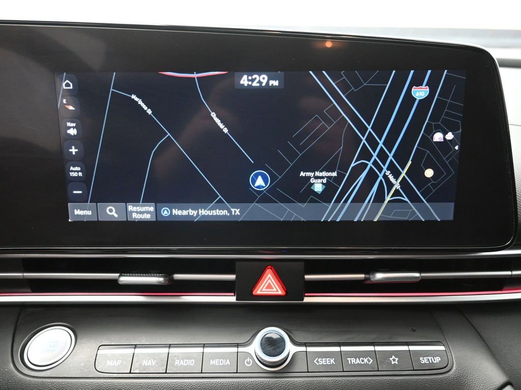 Used 2025 Hyundai Elantra SEL FWD image 9
