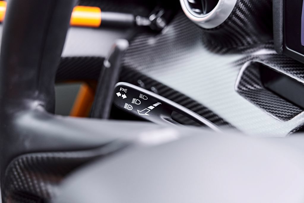 Used 2019 McLaren Senna RWD image 75