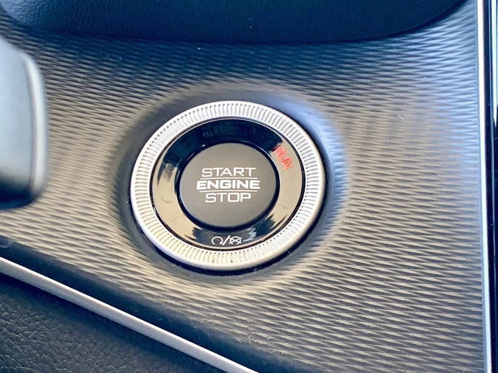 Used 2023 Jeep Grand Cherokee Altitude image 34