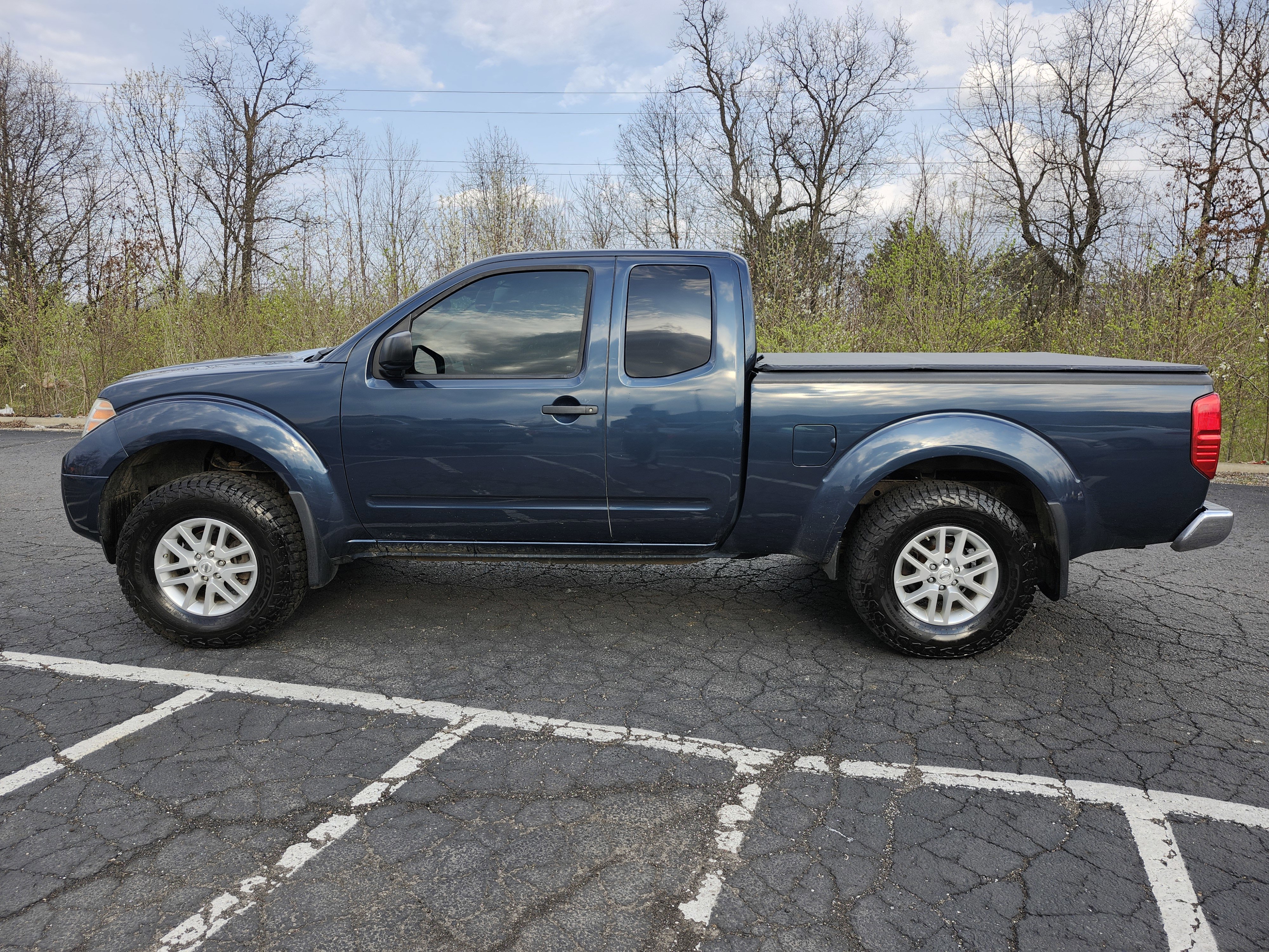 Used 2016 Nissan Frontier SV AWD/4WD image 12