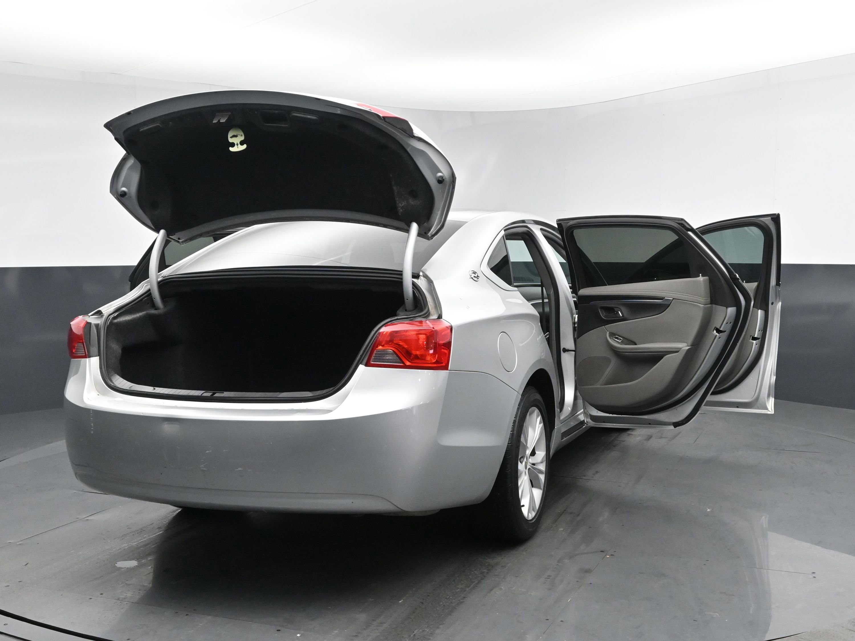 Used 2015 Chevrolet Impala LT image 27