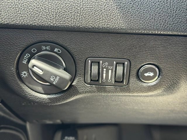 Certified 2021 Chrysler 300 Touring L AWD/4WD image 37