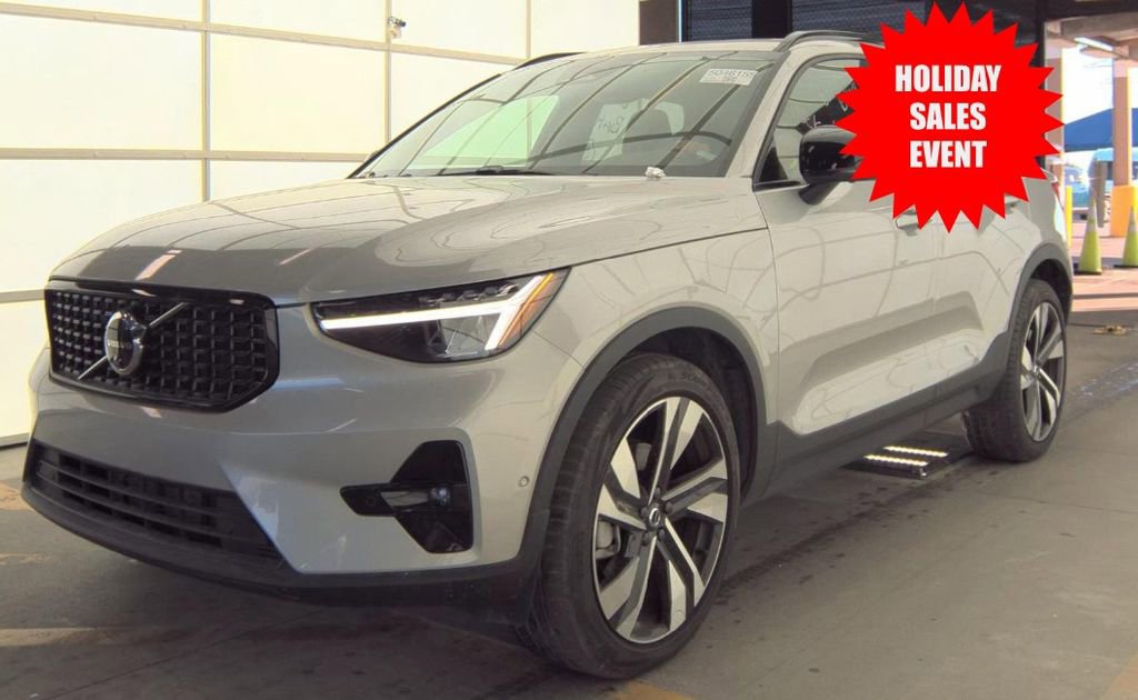 Used 2025 Volvo XC40 B5 Plus