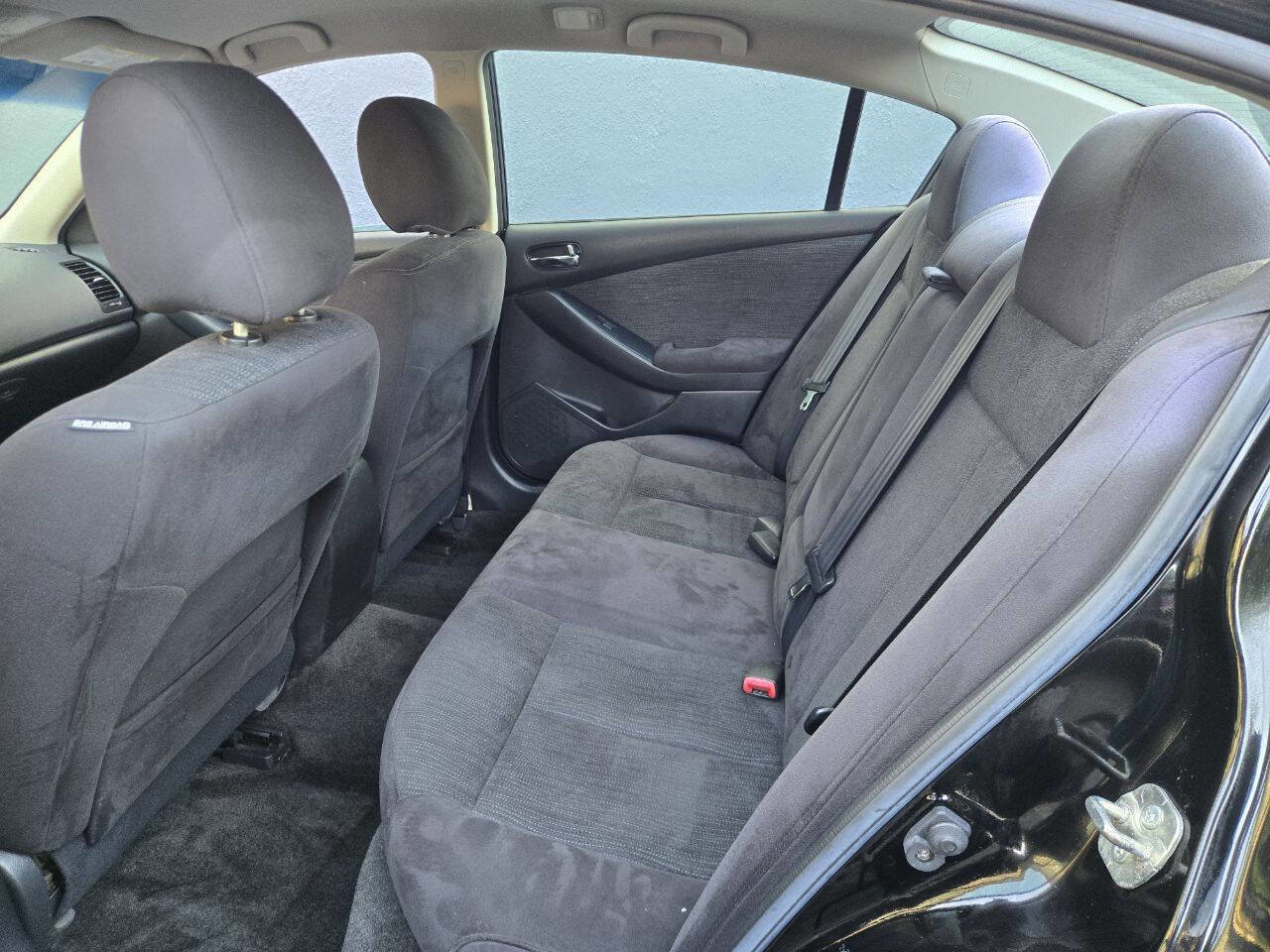 Used 2011 Nissan Altima 2.5 S FWD image 8