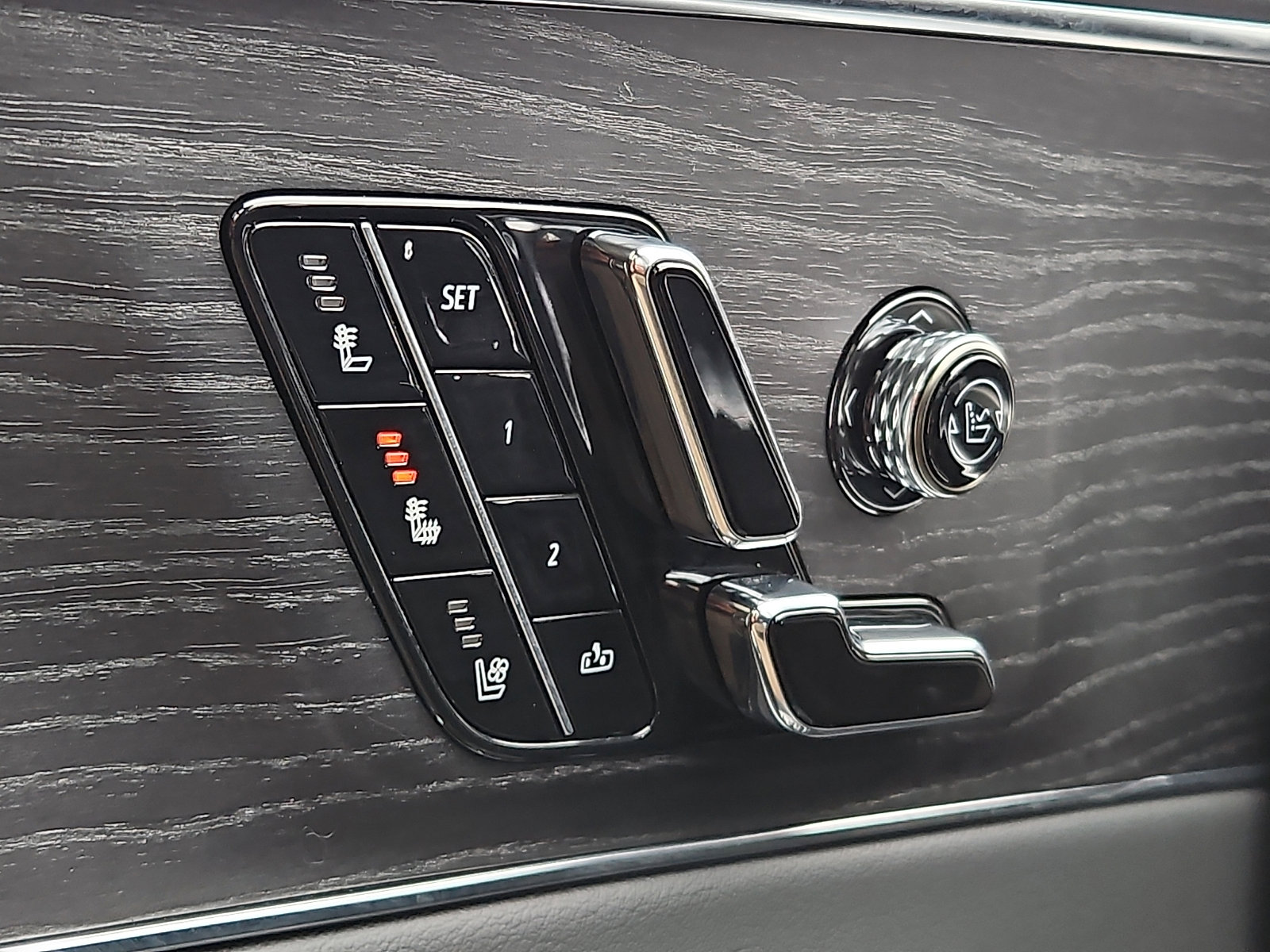 Certified 2023 Cadillac Lyriq Luxury image 25