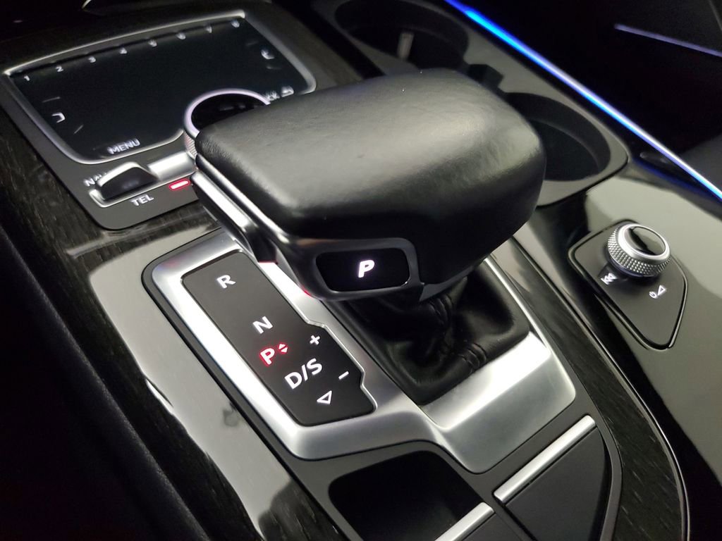 Used 2018 Audi Q7 3.0T Prestige w/ Prestige Package AWD/4WD image 32