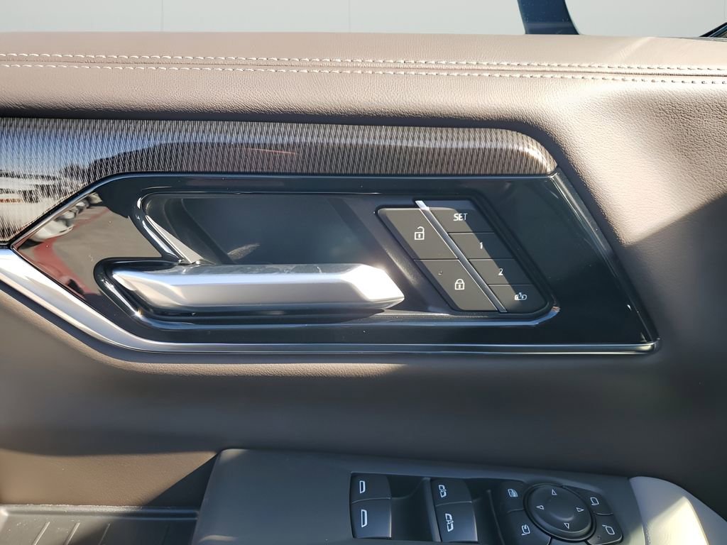 New 2026 GMC Yukon XL Elevation w/ LPO, Floor Liner Package image 27