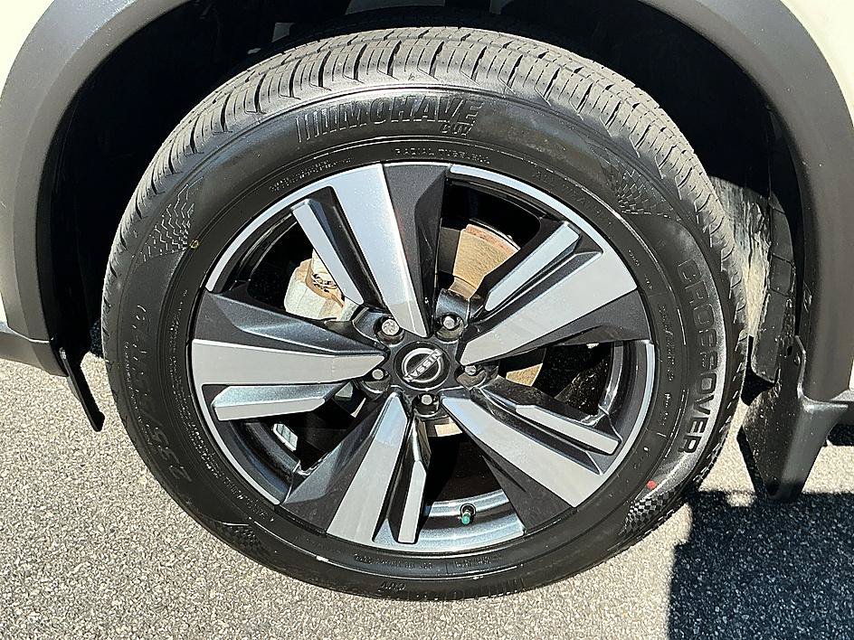 Certified 2023 Nissan Rogue SL w/ SL Premium Package AWD/4WD image 9