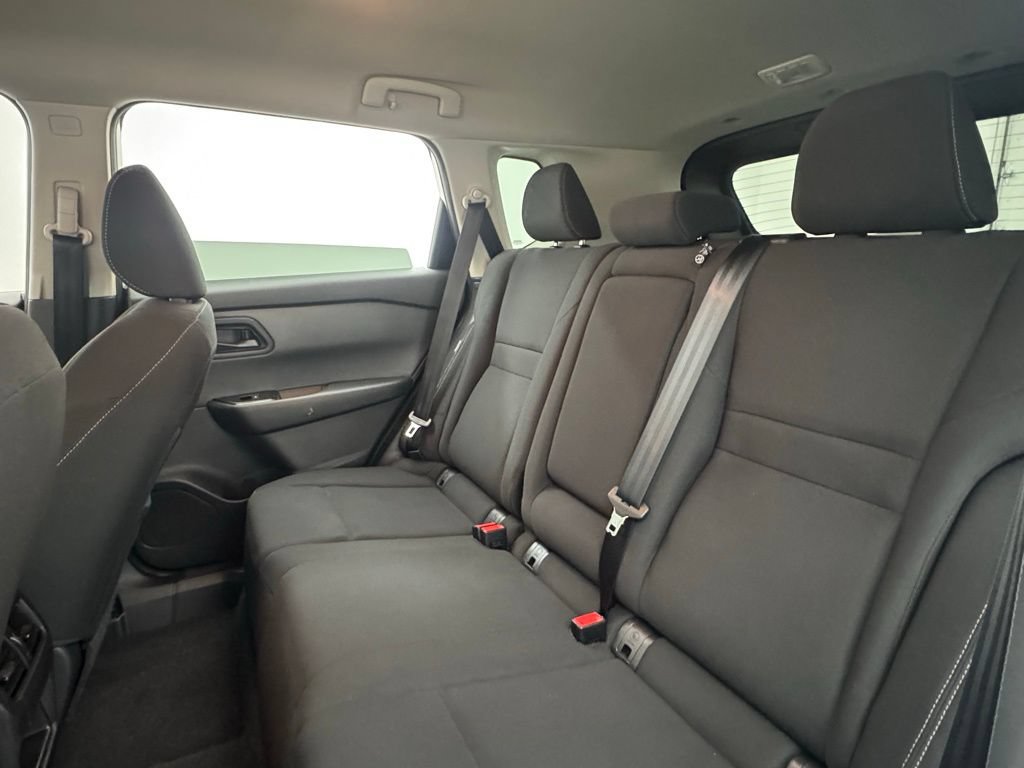 Used 2024 Nissan Rogue S AWD/4WD image 36