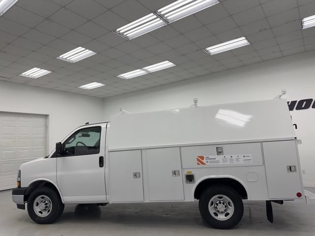 New 2025 Chevrolet Express 3500 w/ Power Convenience Package RWD image 8