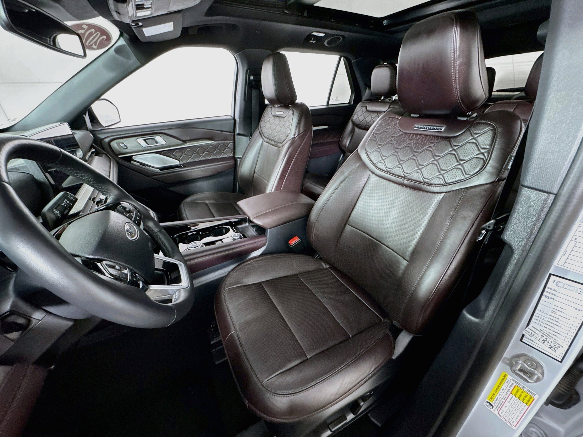 Used 2025 Ford Explorer Platinum w/ LUX Leather Package AWD/4WD image 16