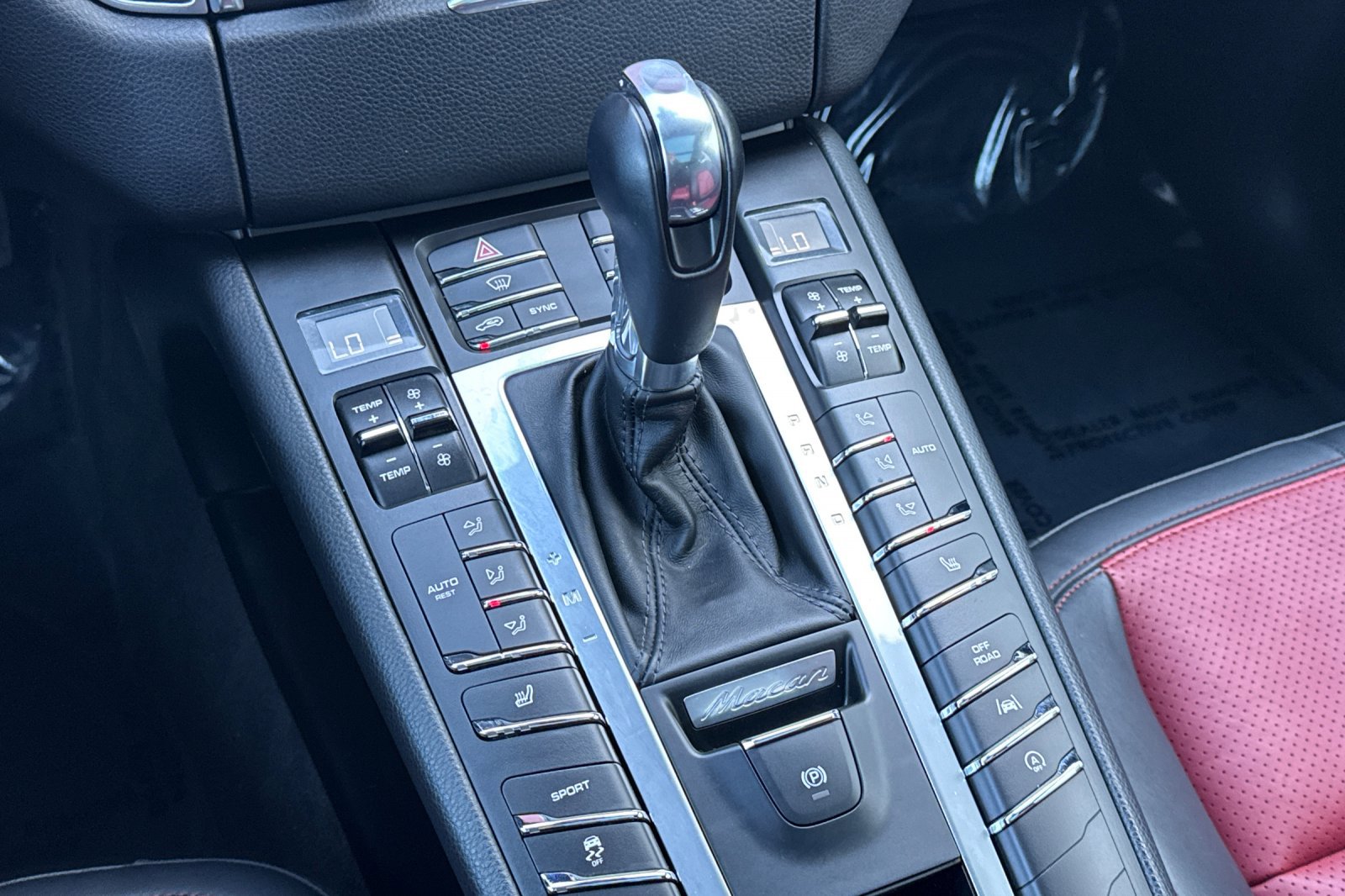 Used 2018 Porsche Macan image 20