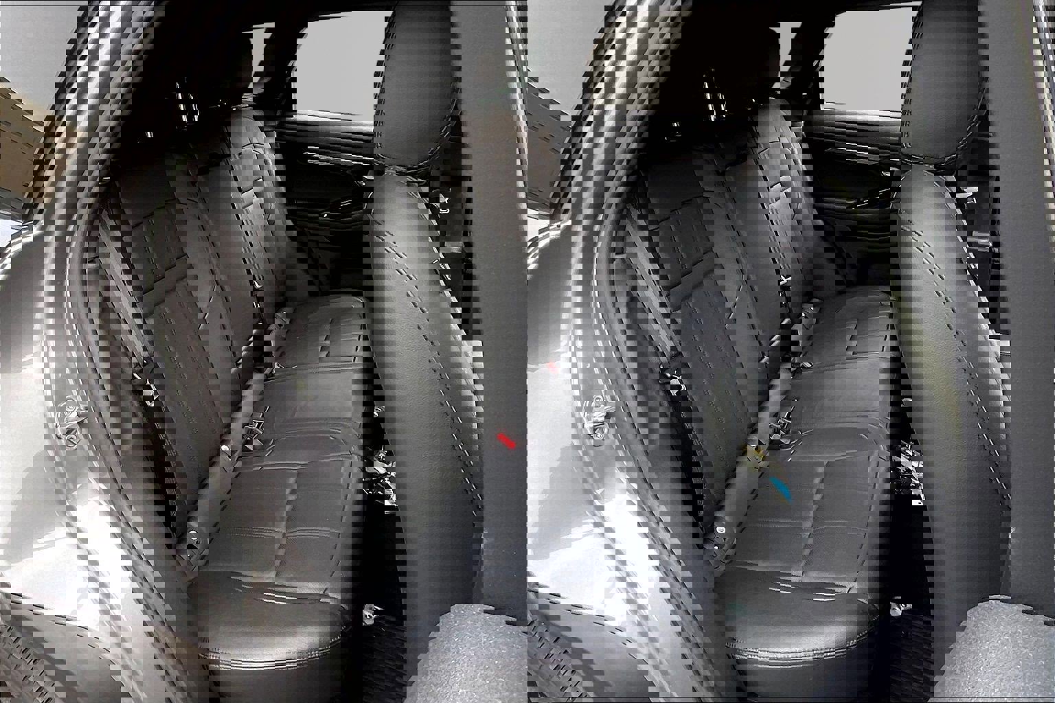 Used 2023 Land Rover Range Rover Evoque R-Dynamic S image 24