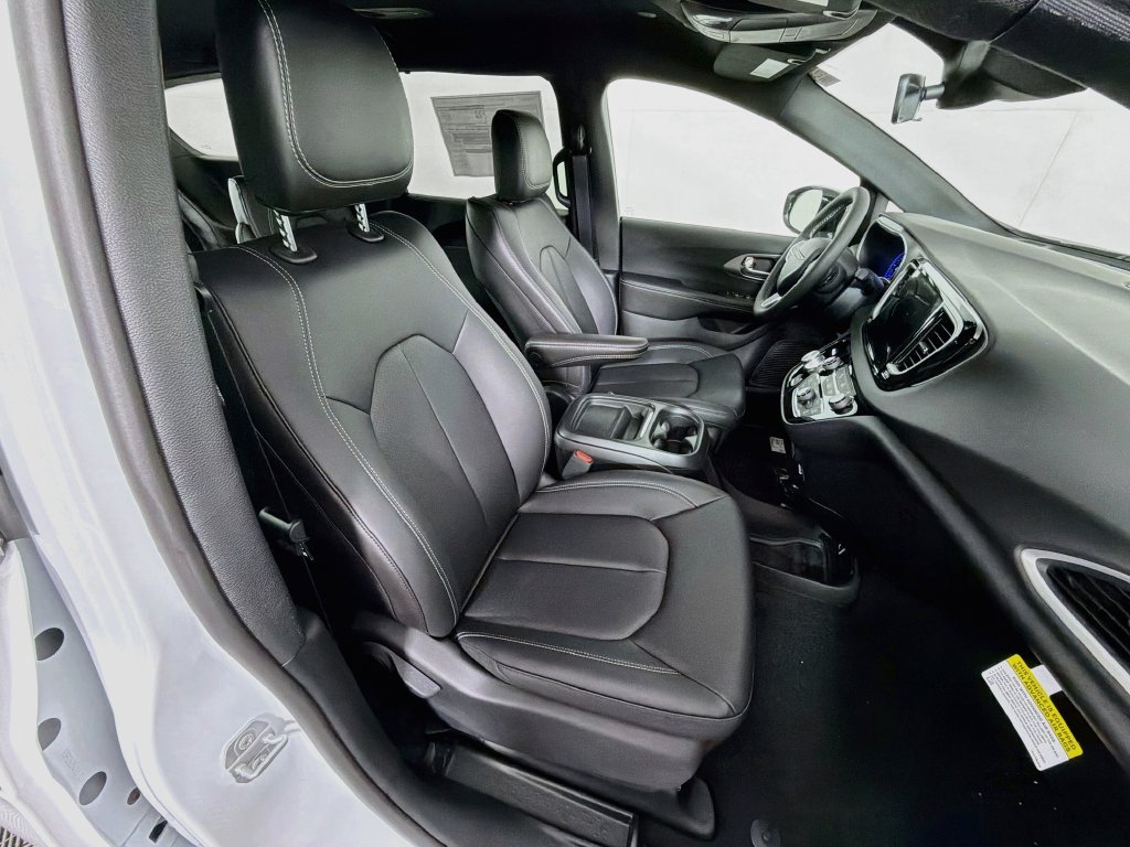New 2027 Chrysler Pacifica LX FWD image 28
