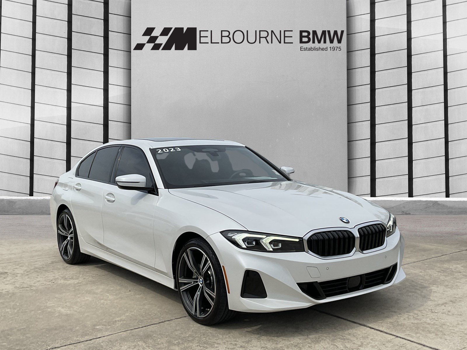 Used 2023 BMW 330i Sedan RWD image 1