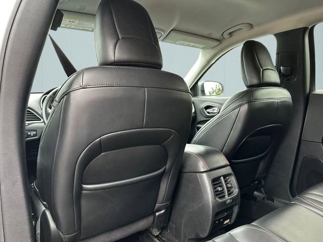 Used 2020 Jeep Cherokee Trailhawk w/ Cold Weather Group AWD/4WD image 23