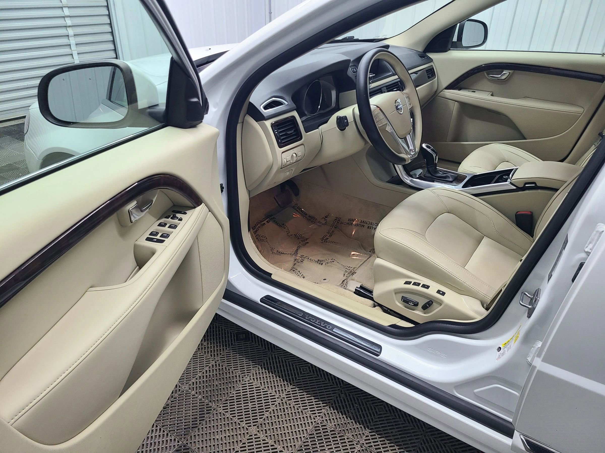 Used 2016 Volvo S80 T5 image 19