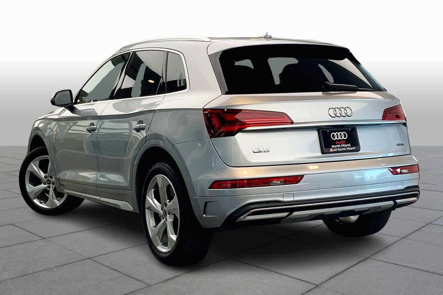Used 2021 Audi Q5 2.0T Premium Plus w/ Premium Plus Package AWD/4WD image 12