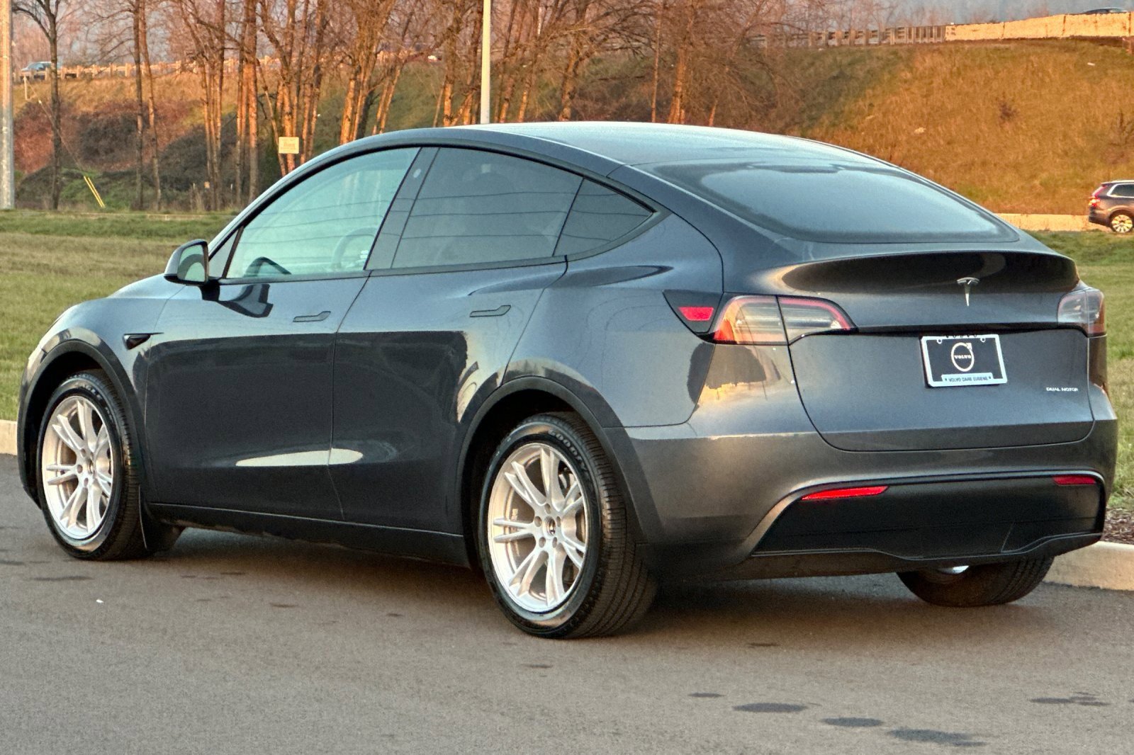 Used 2023 Tesla Model Y Long Range image 5