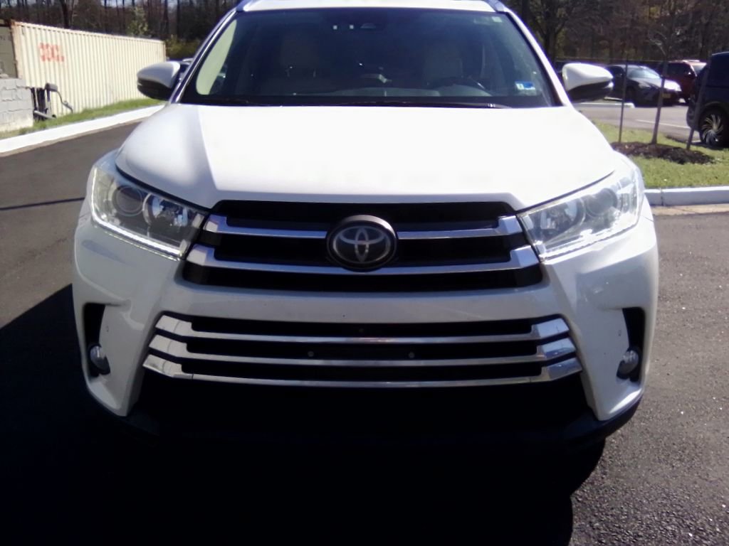 Used 2017 Toyota Highlander Limited Platinum image 15