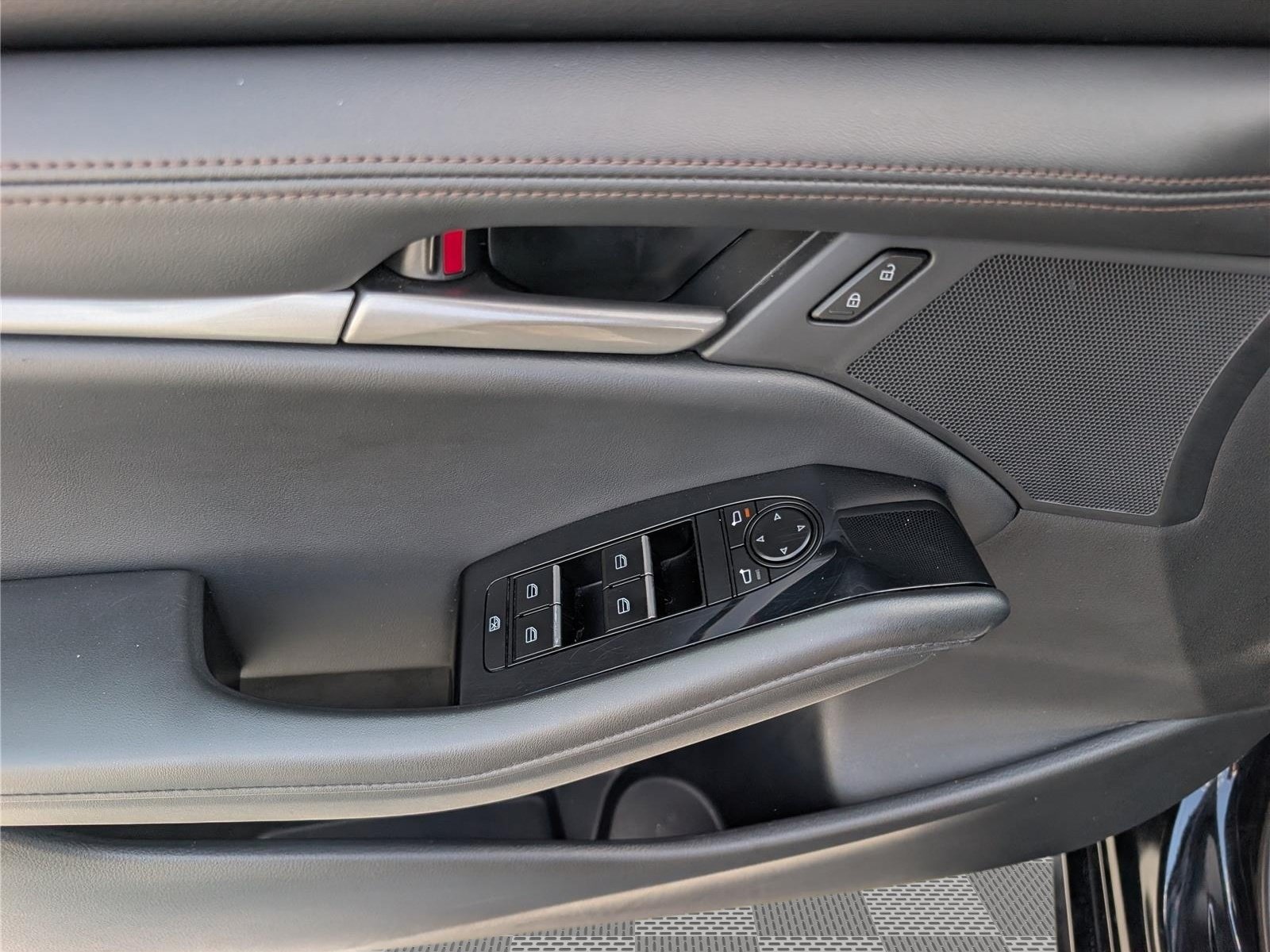 Used 2024 MAZDA MAZDA3 s FWD image 18