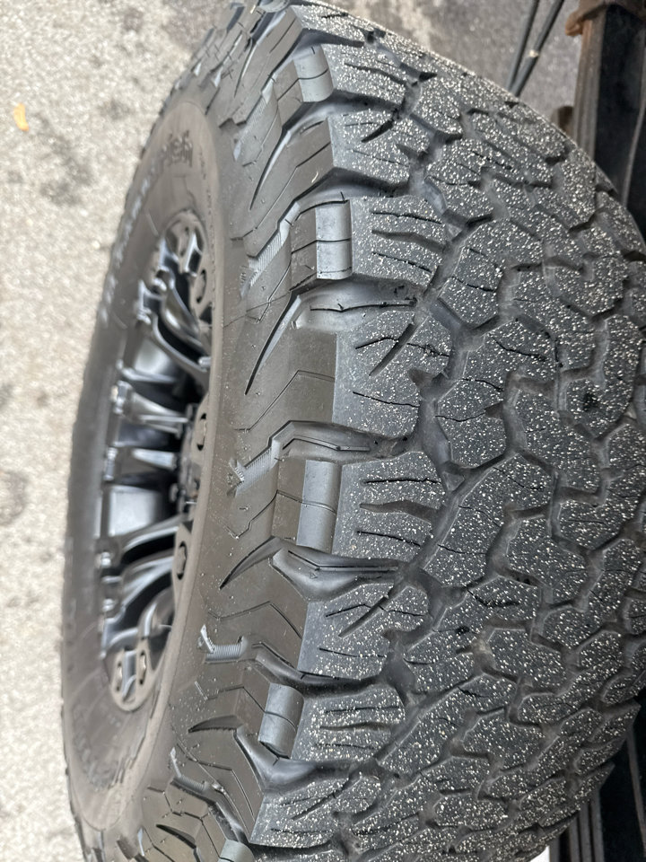 Used 2017 Ford F350 Lariat w/ Snow Plow Prep Package image 12