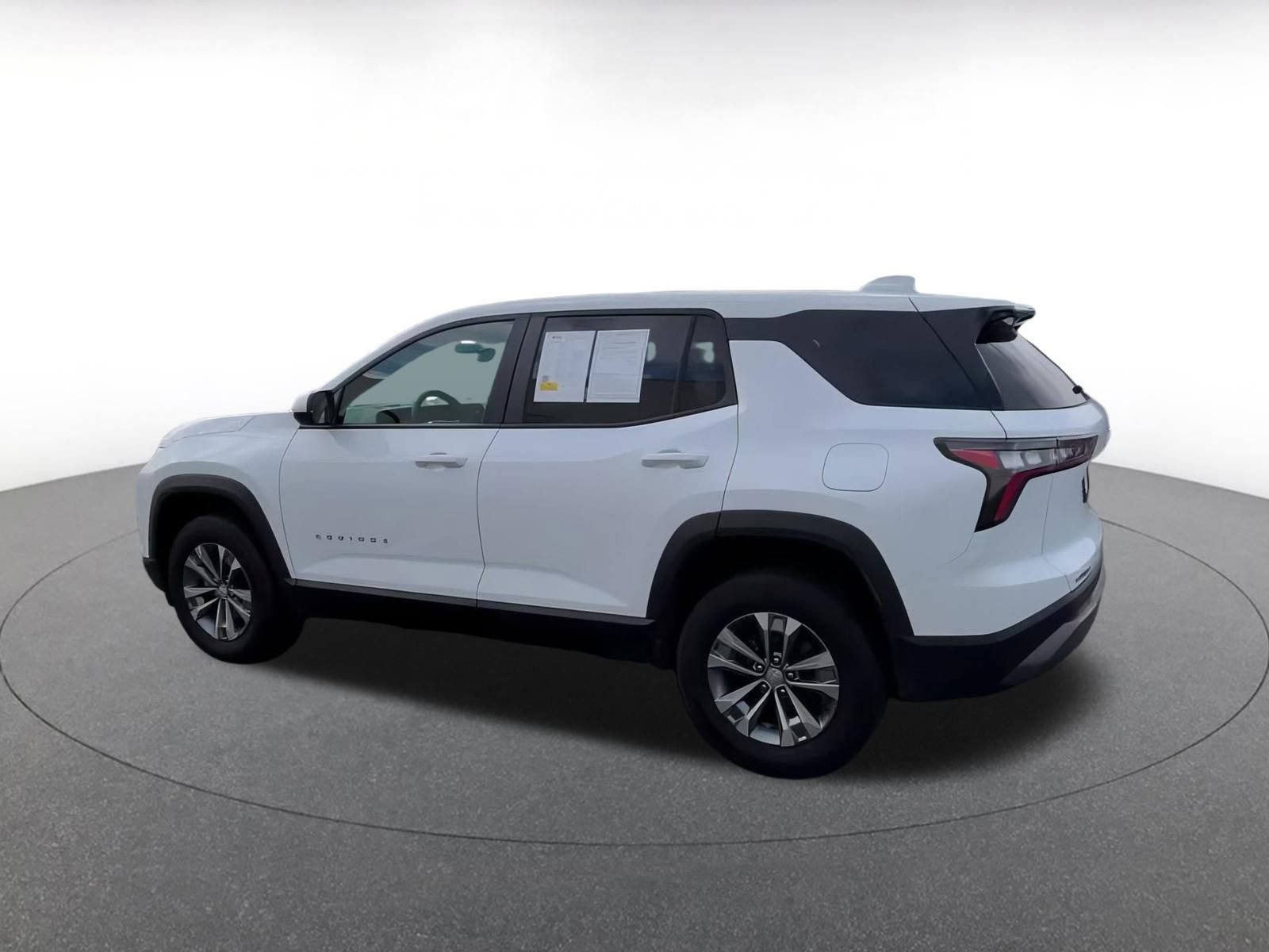 Used 2025 Chevrolet Equinox LT image 10