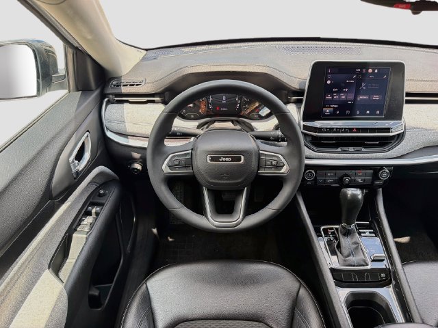 Used 2022 Jeep Compass Latitude AWD/4WD image 13
