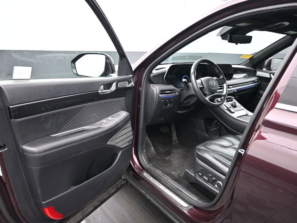 Used 2024 Hyundai Palisade Calligraphy image 17