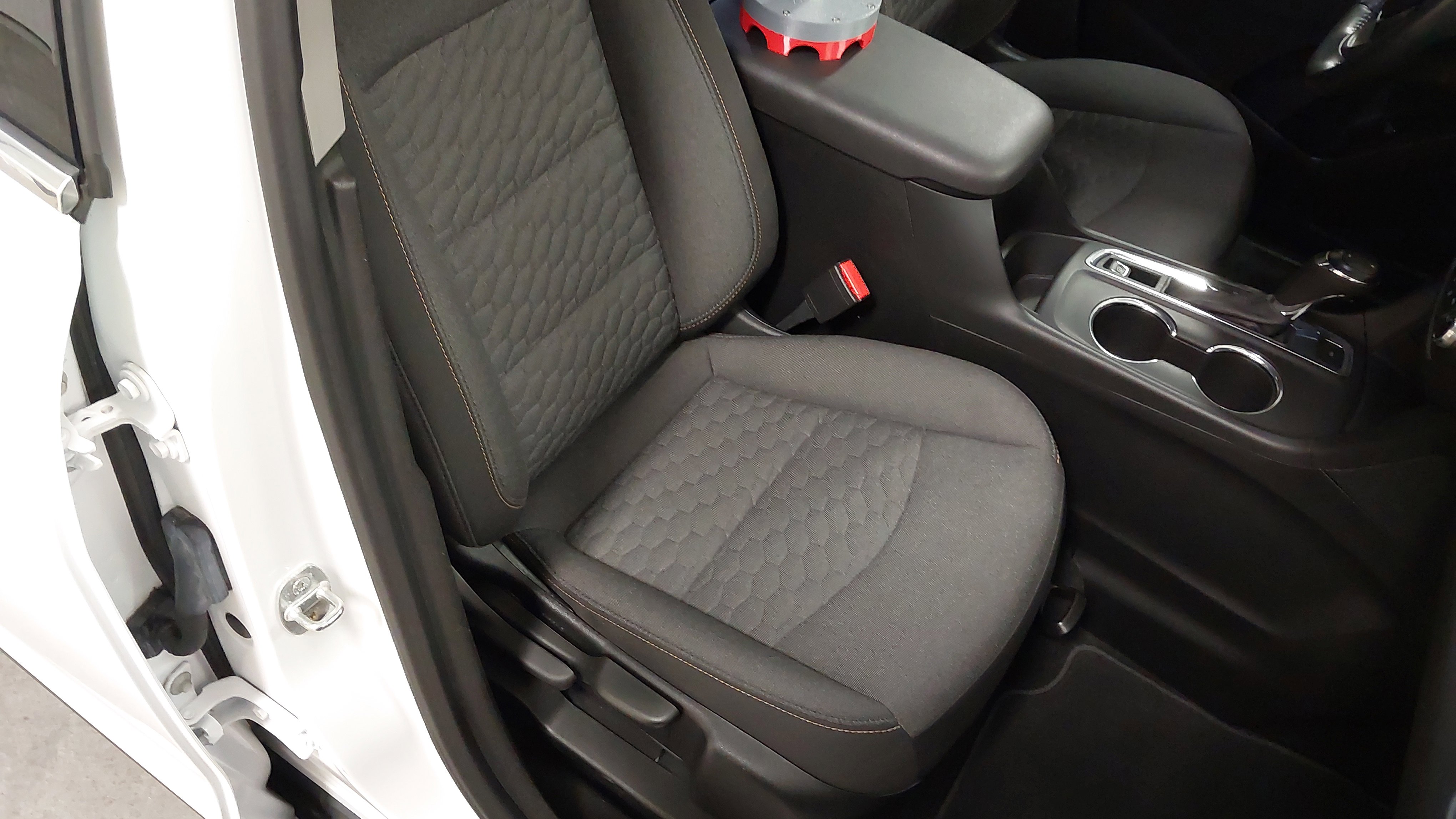 Used 2020 Chevrolet Equinox LT image 28