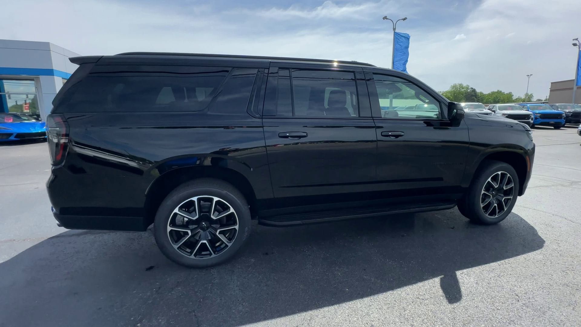 New 2026 Chevrolet Suburban RST w/ Comfort Package RWD image 9