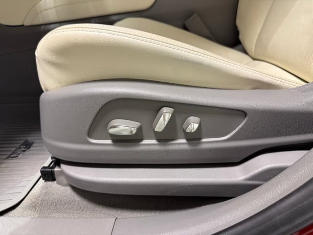 Certified 2023 Cadillac XT6 Premium Luxury AWD/4WD image 16