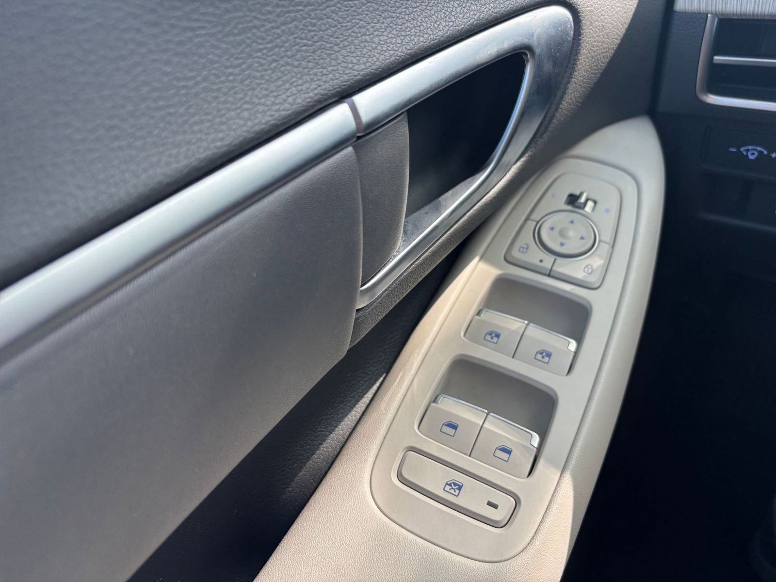 Used 2025 Hyundai Sonata SEL FWD image 21