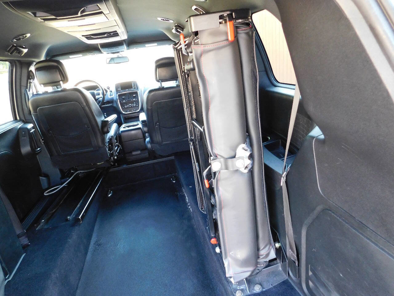 Used 2018 Dodge Grand Caravan GT image 6