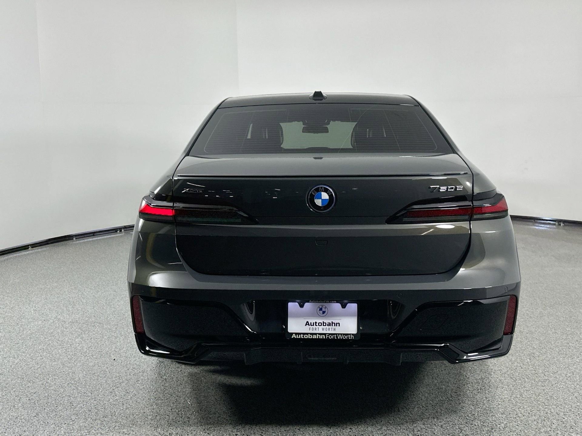 New 2026 BMW 750e xDrive w/ Executive Package image 5