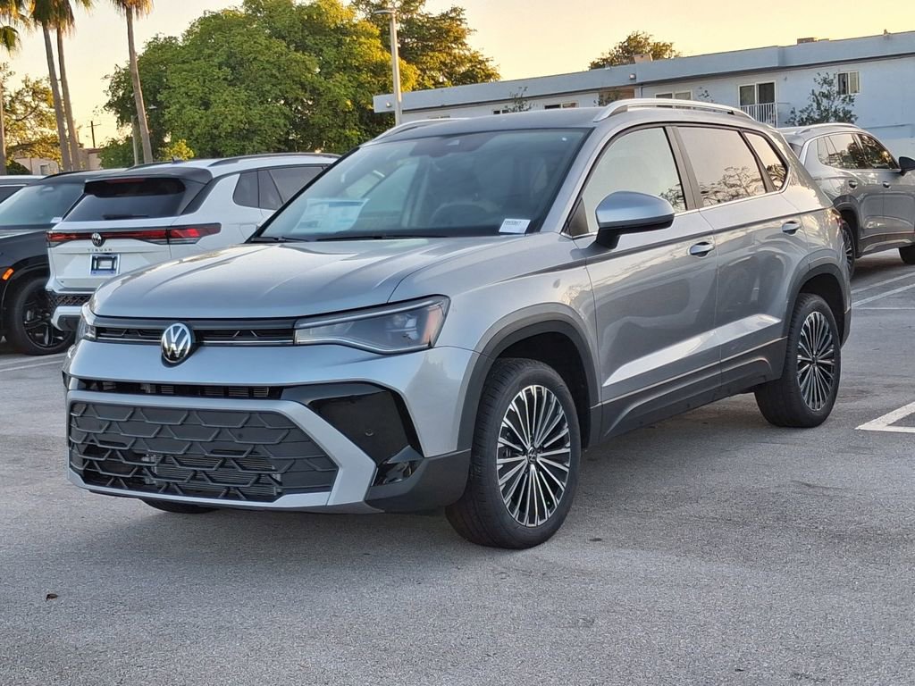 New 2026 Volkswagen Taos SE image 3