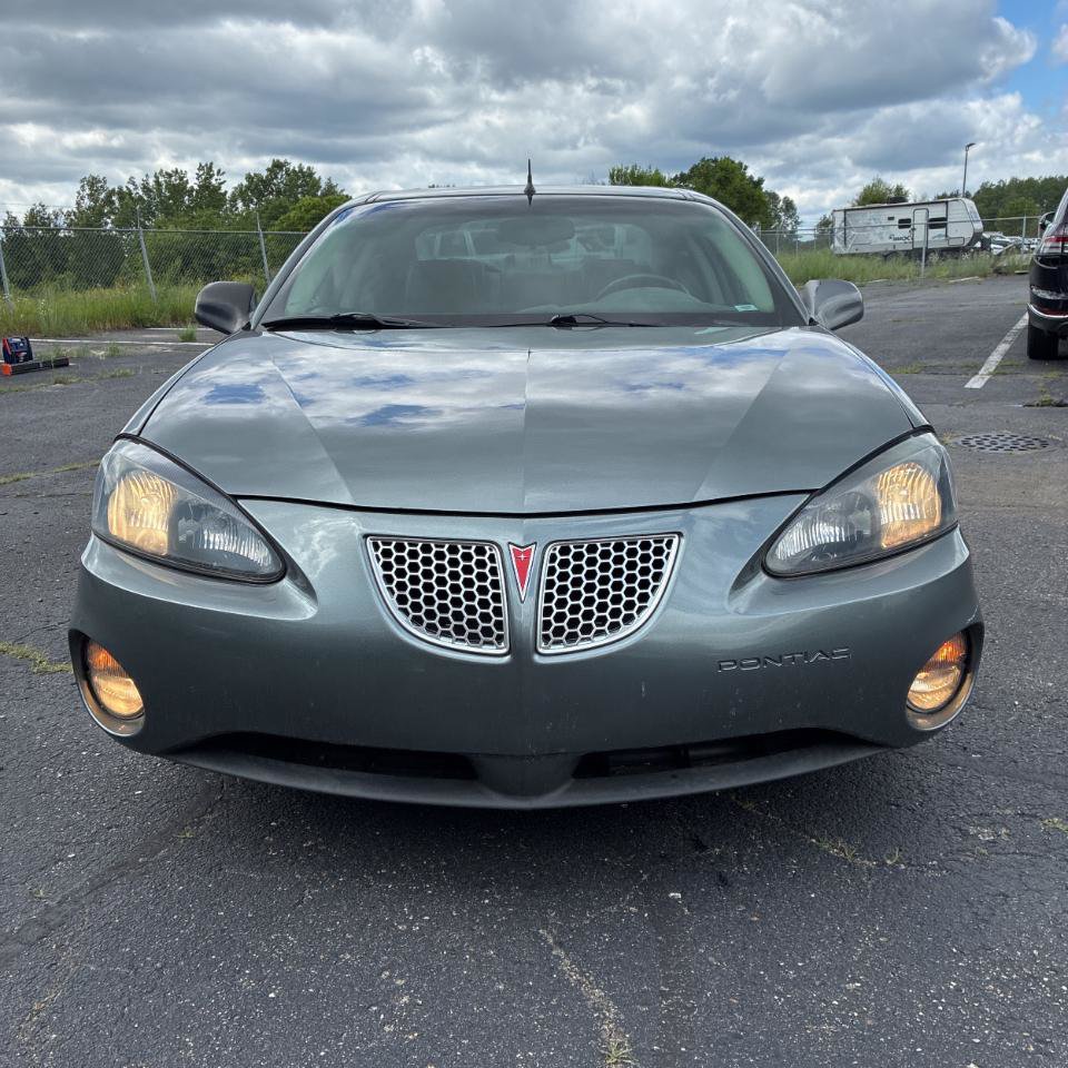 Used 2005 Pontiac Grand Prix GT w/ Leather Trim Package FWD image 12