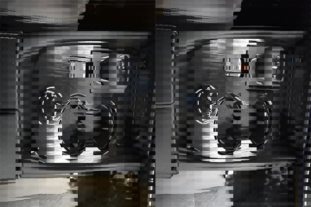 Used 2025 Nissan Rogue SV image 30