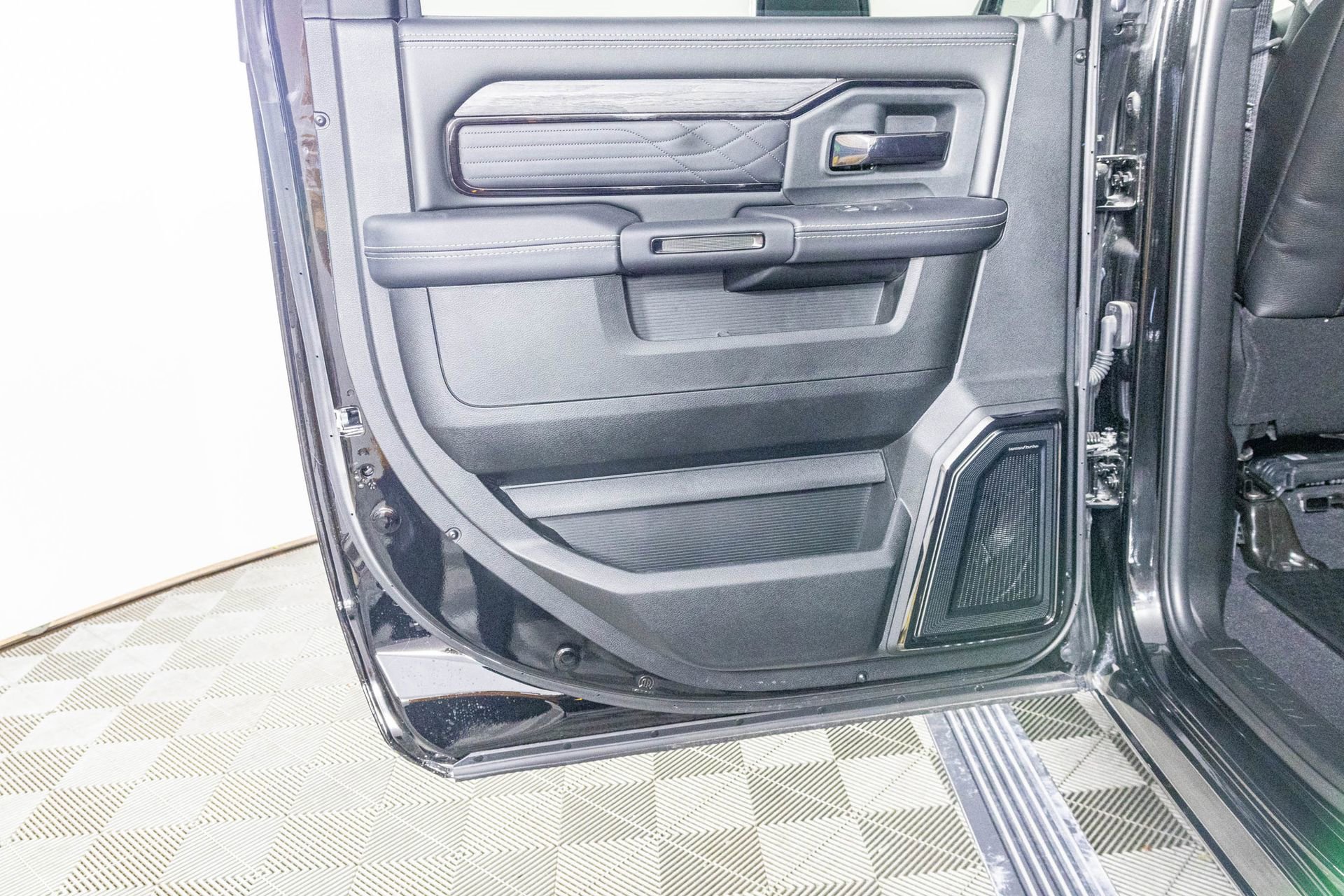 New 2026 RAM 3500 Limited AWD/4WD image 28