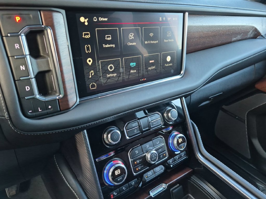 Used 2024 GMC Yukon XL Denali Ultimate AWD/4WD image 19