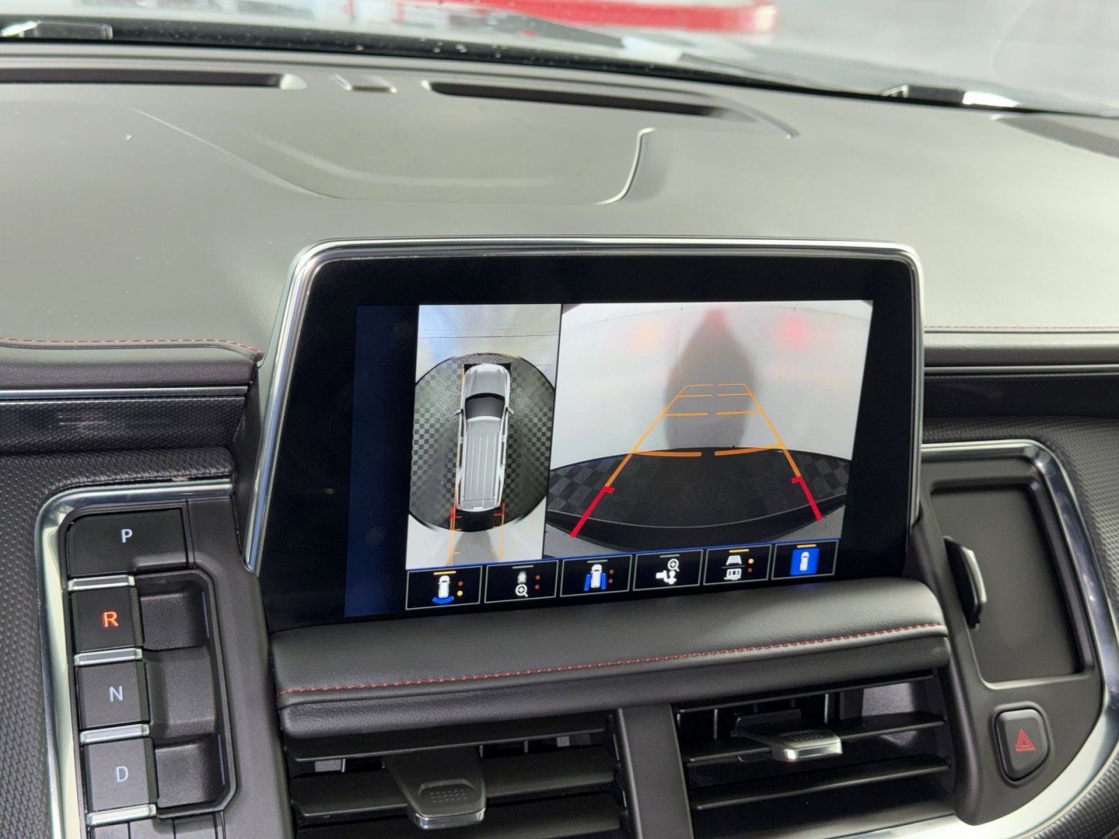 Used 2024 Chevrolet Suburban RST w/ Luxury Package image 19