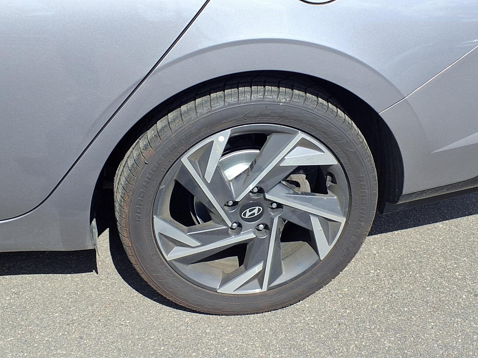 Used 2025 Hyundai Elantra Limited FWD image 27