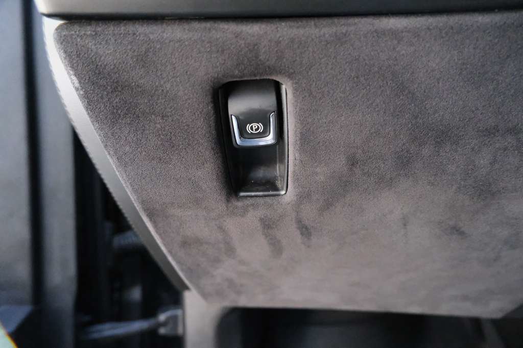 Used 2019 Cadillac Escalade ESV Platinum AWD/4WD image 41